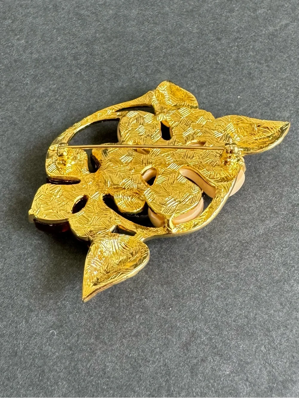 Vintage Flower Brooch Gold Tone Faux Tortoise Shell Lucite Rhinestone Pin - Picture 6 of 8